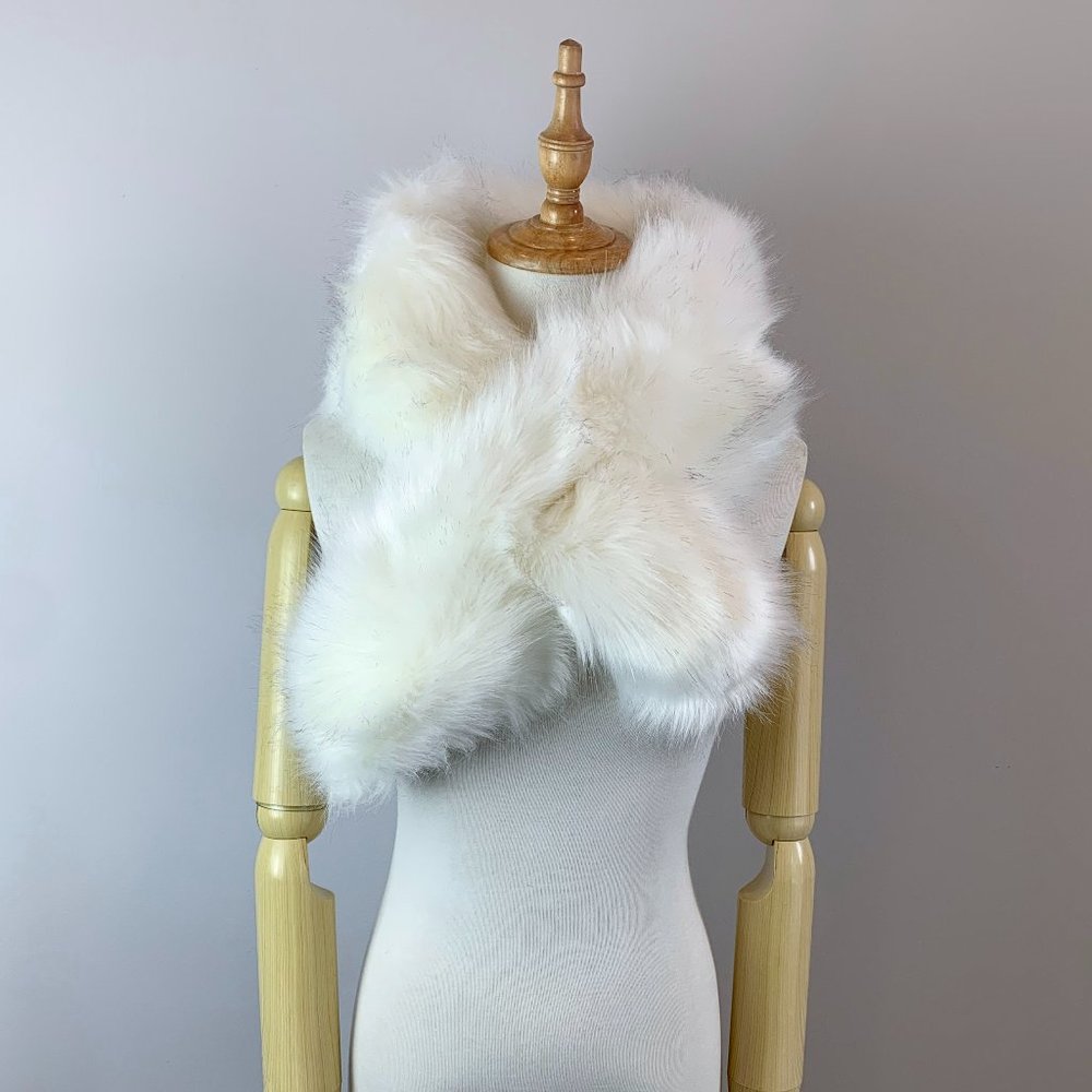 Rabbit Faux Fur Scarf （new with tag）